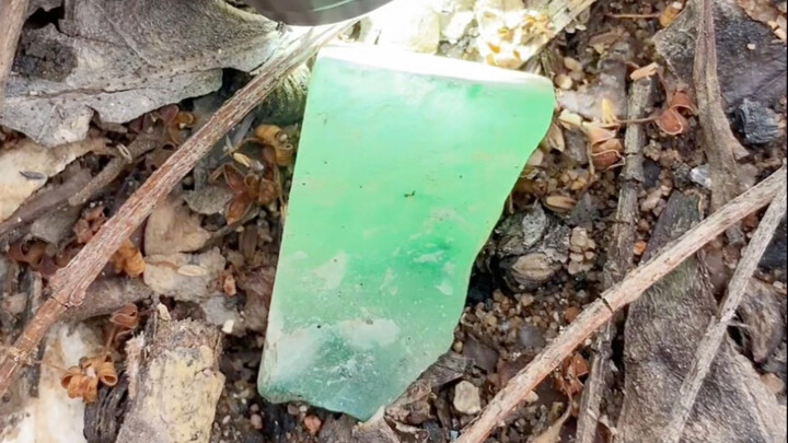 By the roadside, a piece of stone has been carved into a theme everyone can relate to. As long as yo