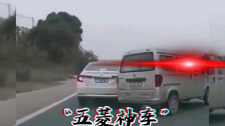 "Con người cấp max với chiếc xe thần kỳ Wuling"