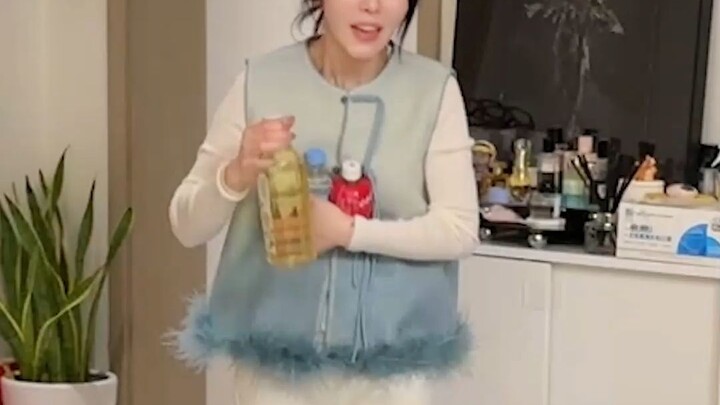 Funny girl conquers the mahjong table during Spring Festival