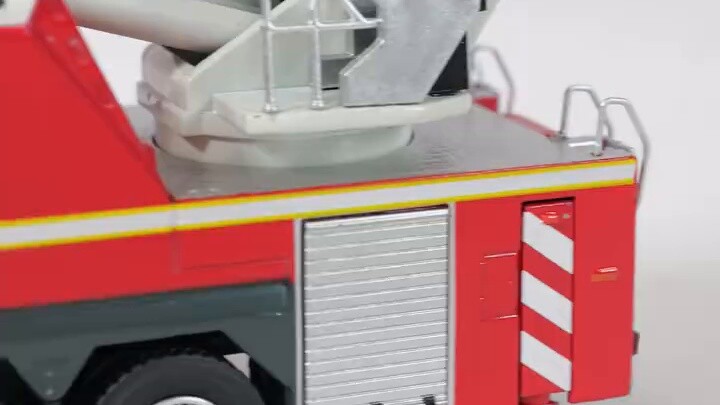 700 yuan versus 470 yuan, is the more expensive and limited edition fire truck model worth it?