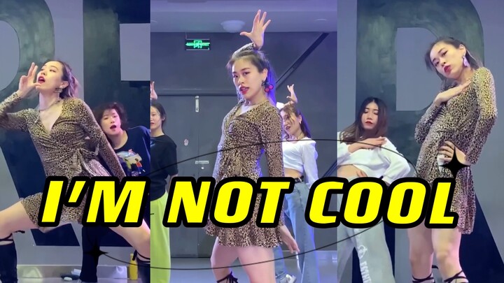 Tarian ulang/tutorial untuk lagu baru HyunA, "I’m not cool"