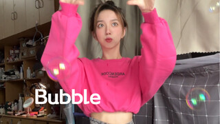 Kalian bisa lihat itu gelembung asli, kan? Bubble-STAYC