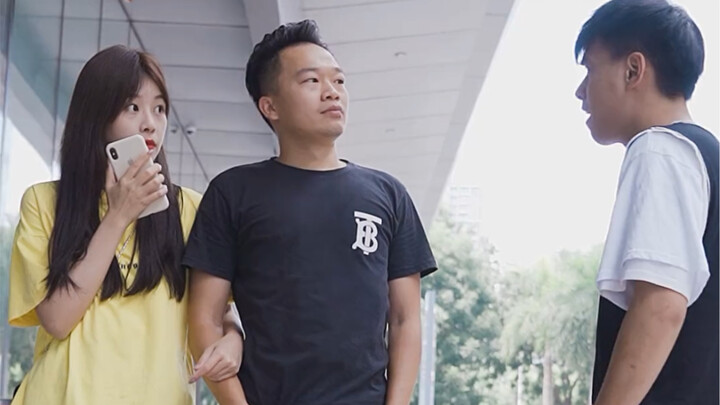 Aku selalu merasa ada yang janggal, tapi sepertinya juga tidak ada masalah.