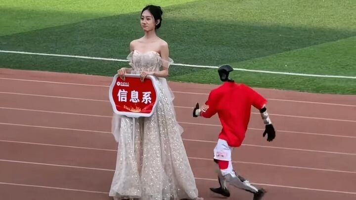 Những khoảnh khắc “xấu hổ toàn tập” tại hội thao trường học