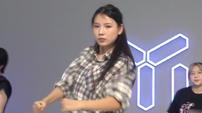 KIKI//Choreography “Be my little secret”