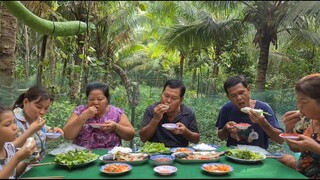 Thơm Ngon Bổ Dưỡng với Món Cá Hấp Nấm Rơm Cuốn Bánh Tráng Rau Sống | TKQ & Family T1098