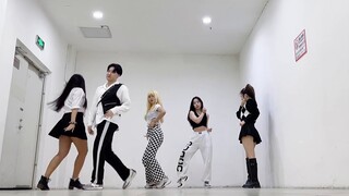 Cuộn lại? Nhóm nghiệp dư hát và nhảy trên mic, itzy không ngại ngùng