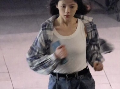 Yang Chaoyue runs like this without even breaking a sweat! New outfit—those little shorts really sho