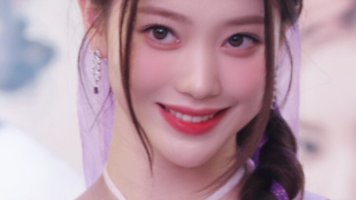 Kep1er’s Shen Xiaoting steals the spotlight once again in a stunning bridal gown! Vertical fan cam f