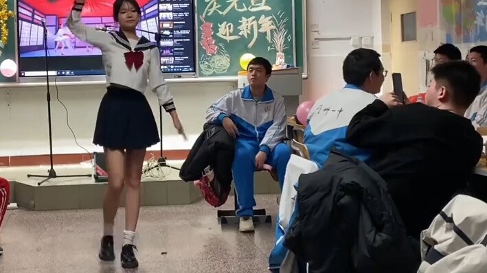 [Jizhou No. 1 Middle School] Of course we have to jump to Ji Mingyue in the class meeting