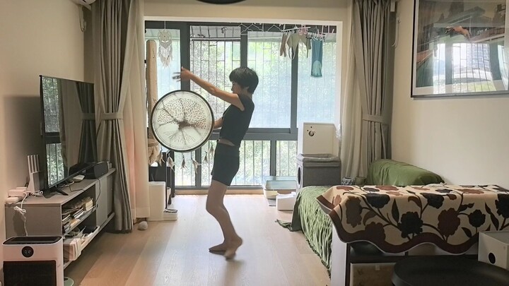 “ทุกคนสามารถเต้นได้” – การเต้นพลิ้วตามอารมณ์_พิธีกรรมสี่ทิศ