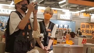 火锅店店员跳舞比偶像练习生还好看