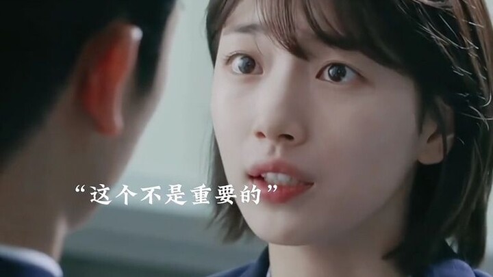 แม้ว่าโลกในสายตาของเขาจะดูเป็นสีเทา แต่ในใจเขากลับเต็มไปด้วยสีสัน เพราะคนที่เขาได้รู้จักล้วนอ่อนโยนแ