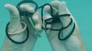 I was happily diving, but the scene that flashed before my eyes made me depressed...