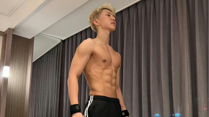 【สนทนากลางดึก】ควอนซุนยองใส่กางเกงเอวสูงหรือเอวต่ำกันแน่?