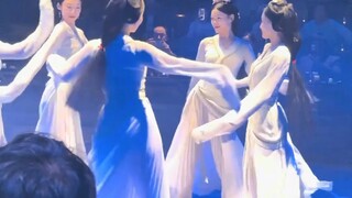 今日无事勾栏听曲！邯郸学步