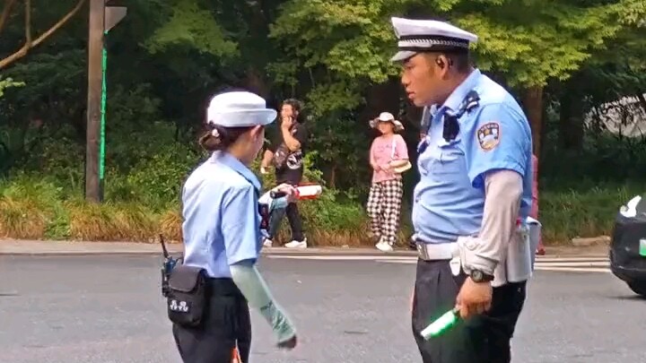 “Cười vui biết bao”