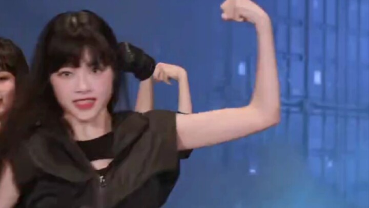 Hong En adopts a "sisterly" vibe