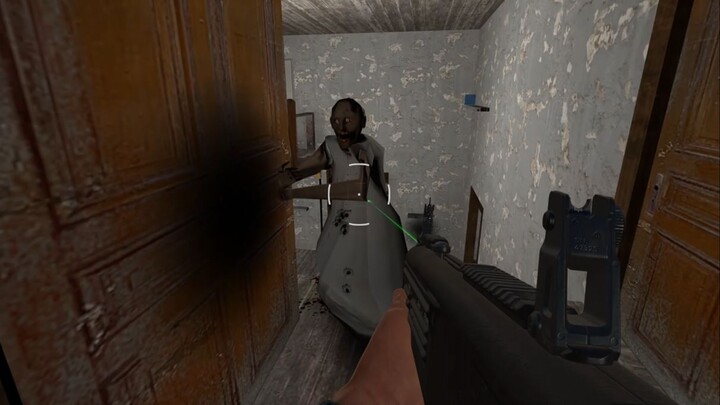 Bà: Không phải cháu đâu, cháu đẹp trai lắm.