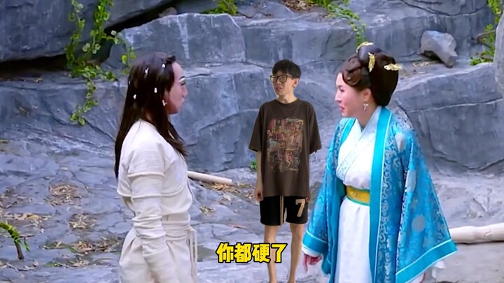 ตอนแสดงทำไมไม่ยิ้มล่ะ?