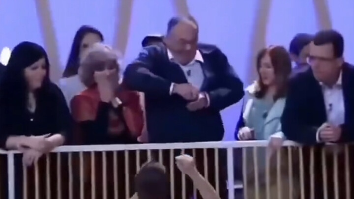 At that moment, he had the strength of ten dads ❤️