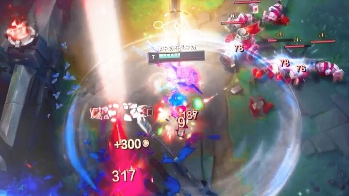 كوب من النبيذ الأحمر تحت المكيف