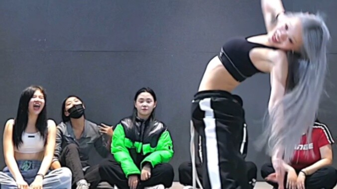 Hong Hong's choreography ANTIFRAGILE - LE SSERAFIM