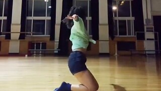 Tutorial on the technique of the raccoon cat's somersault dance | Once you learn it, you will be the
