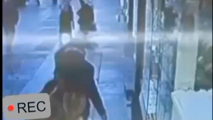 أي مشجع كرة قدم لا يحلم بالركلة المقصية؟ #كرةقـدم #كرةقـدم_مضحكة #ركلة_مقصية