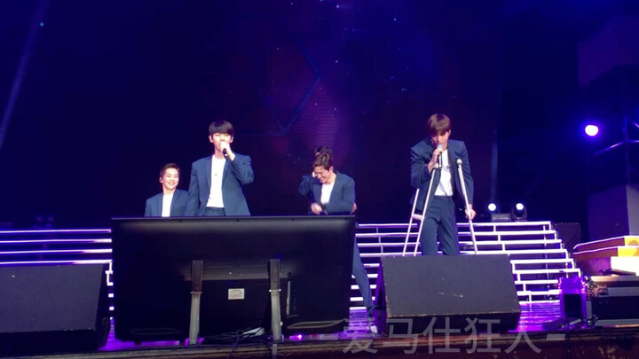 Đơn vị tổ chức bỏ trốn, điều gì đã khiến EXO cười vui đến thế? Call Me Baby – 26/03/2016 – show ghép