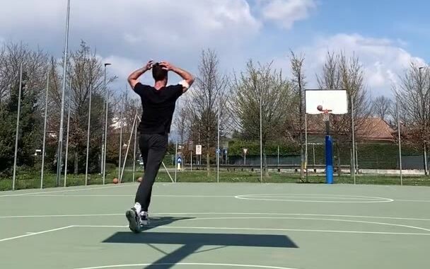 有些人在怀疑我的视频造假，我只想默默打他们脸