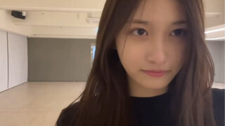 IVE youngest member Lee Rui Black Mamba straight shot! Ruibao really loves Sister Liu!