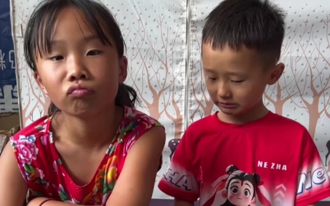 พี่สาว ข้างในมีลูกกวาด น้องชาย ข้างในกล่องไม่มีลูกกวาด!