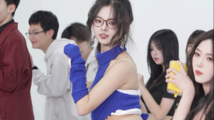 Tùy Vũ || Bạn đã nhìn rõ bức ảnh mà tôi đang cầm trong tay chưa?