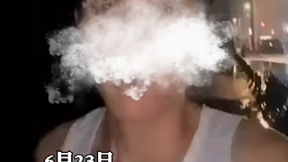 男子被富婆包养16个月，惨遭抛弃，评论区竟有人想接手.....