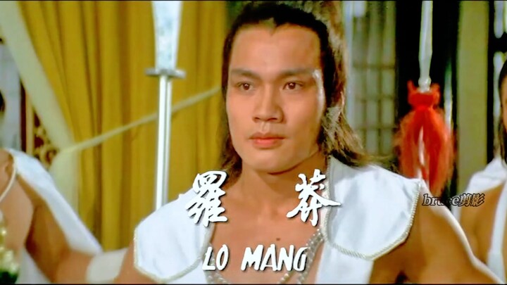 “Tak peduli berapa banyak pisau yang kau punya, aku hanya bertangan kosong.”