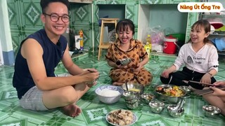 Nàng Út Ống Tre nấu lẩu ăn mừng Cty Độc Lạ Việt Nam có studio mới