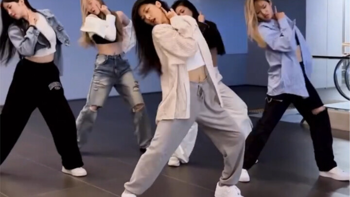 BABYMONSTER | Let's check out the junior sisters' TikTok together | TikTok compilation