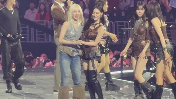 【KCON LA 2025】ไลน์จีนรวมตัว หนิงอี้จั๋ว & ซ่งอวี่ฉี (แฟนกรีฑาโปรดเมิน)