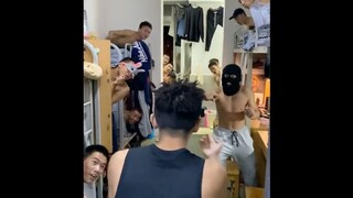 Crazy Life In Boys' Dormitory