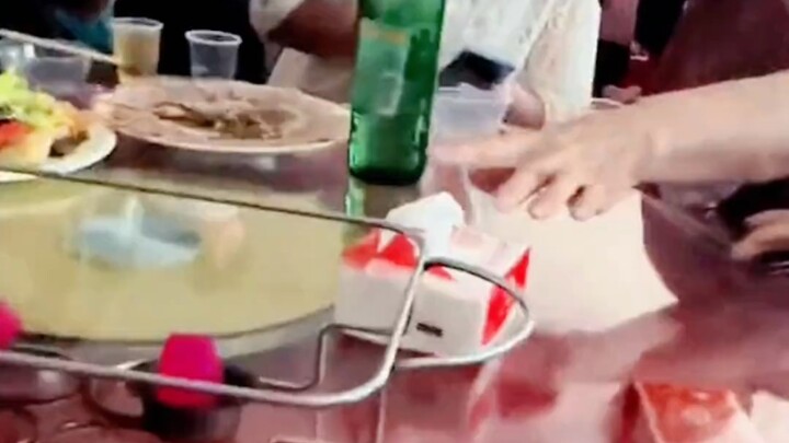 มีแค่สองชิ้นเอง ทำไมไม่กินล่ะ?