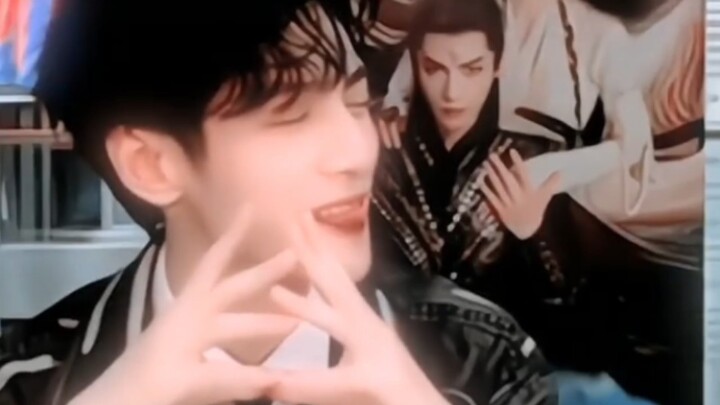 สีหน้าของหลัวหยุนซีตอนไลฟ์สดดูไม่เหมือนการแสดงเลย