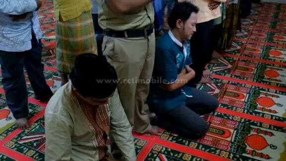 ngakak solat saat terawih