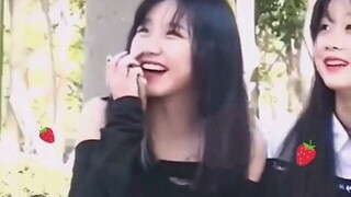 [Daily Laughter] The highest level of flirting, what a show. Funny videos of ghosts flirting with gi