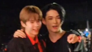 شوتارو نيكي يرقصان رقصة بعضهما البعض