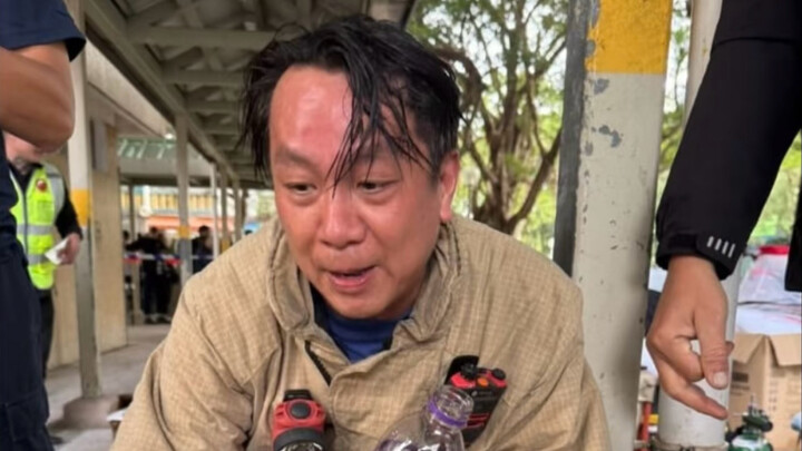 In the massive fire at Hung Fook Estate in Hong Kong, firefighters and volunteers were simultaneousl