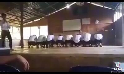 super laugh trip 😂😂