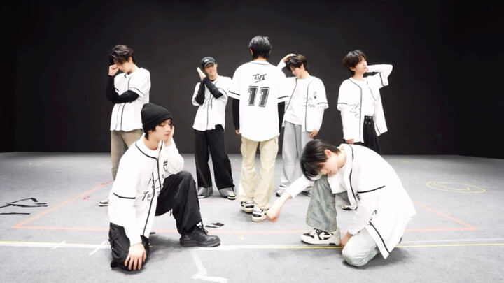 Someone dropped their knees and cut the song