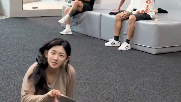 สาวน้อยจอมพลัง