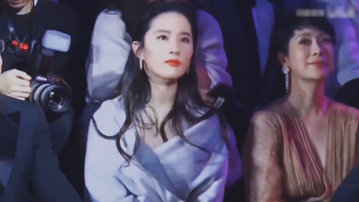 Damn...they both seem to have red carpet NB syndrome!!